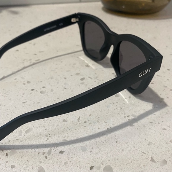 NWOT Quay After Hours Sunnies - Picture 4 of 4